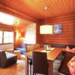In Woergl Near Skiwelt Wilder Kaiser 木屋 *